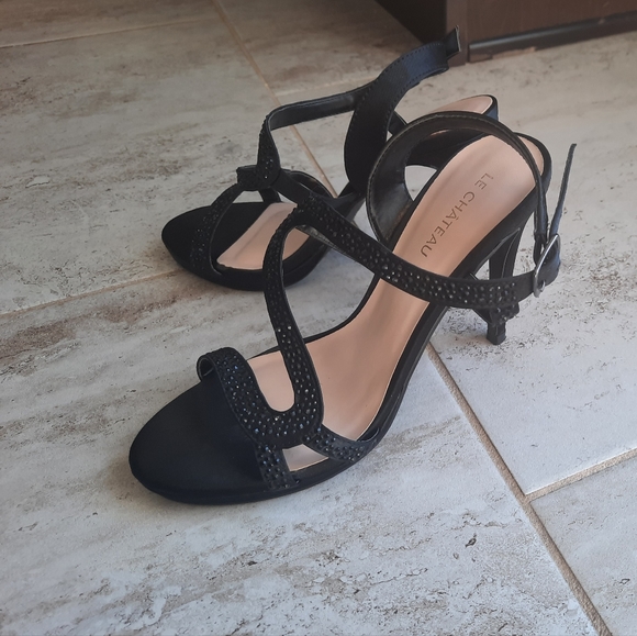 Le Chateau heels. - Picture 2 of 2